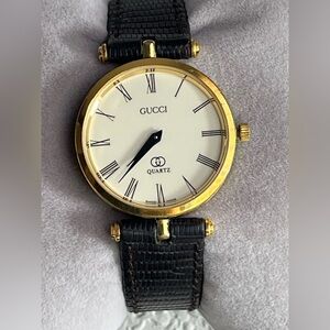 GUCCI vintage 2000M stacked men’s sherry line watch.